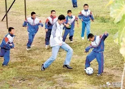 忆母校峥嵘岁月稠,忆母校风华正茂