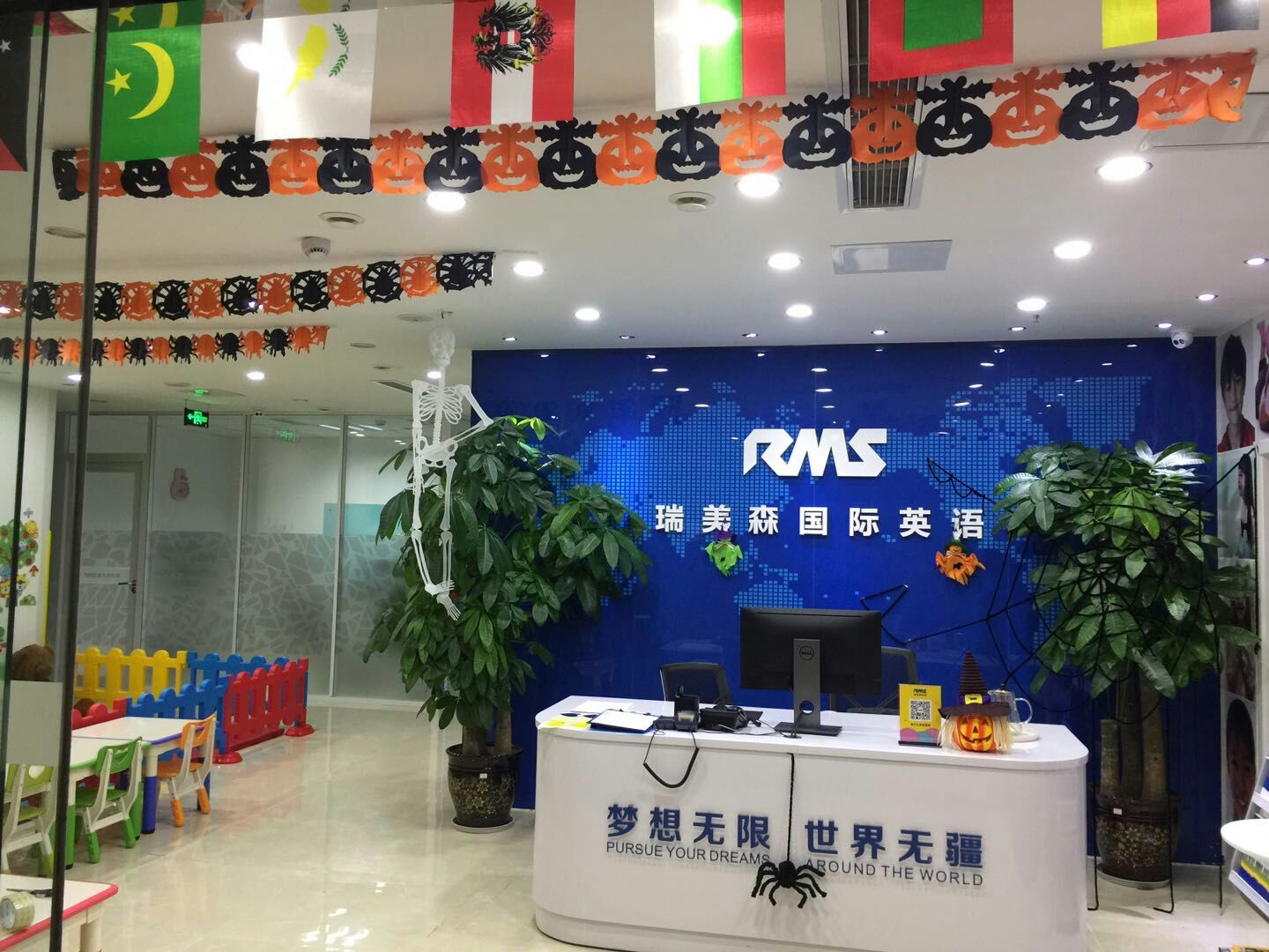 圣诞节的由来真实故事,关于圣诞节的英语口语对话