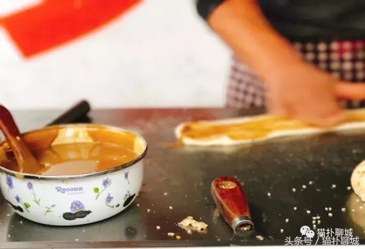 卖火烧的大叔视频,山东大叔卖火烧视频唱歌