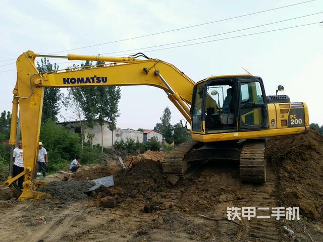 二手现代挖掘机推荐哪款,6万到8万的二手挖掘机哪个好