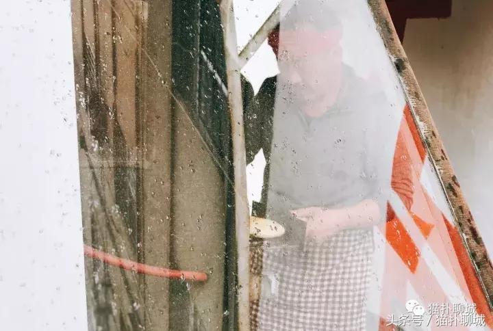 卖火烧的大叔视频,山东大叔卖火烧视频唱歌