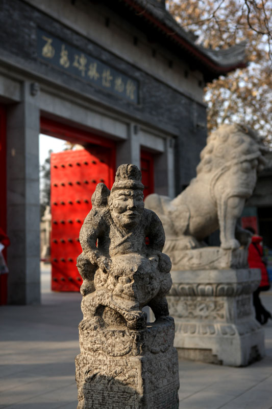 巷尾老爷爷卖的文房四宝，味道弥漫过旧旧的后院