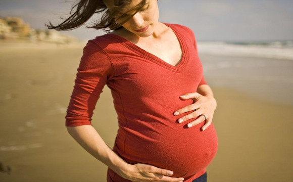 突然胃疼呕吐是什么原因,胃疼呕吐拉肚子怎么回事