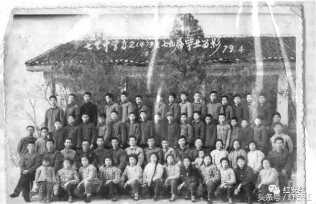 忆母校峥嵘岁月稠,忆母校风华正茂