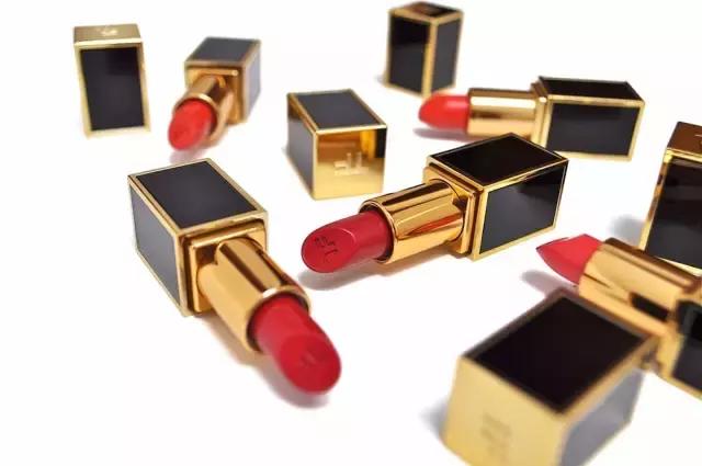 吴昕晒满满一箱的大牌口红,却被何穗一张图秒杀!