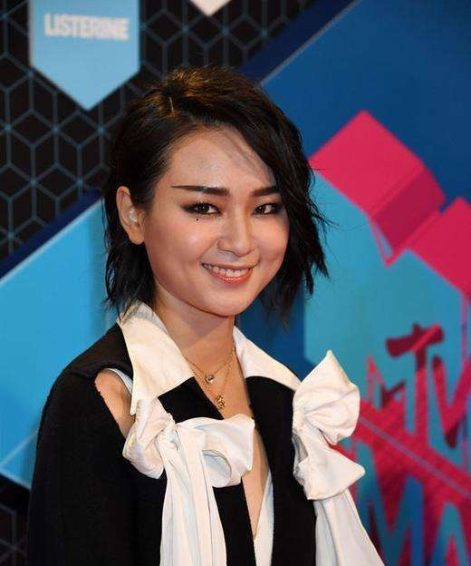 缩小版周笔畅,大脸变小的视频