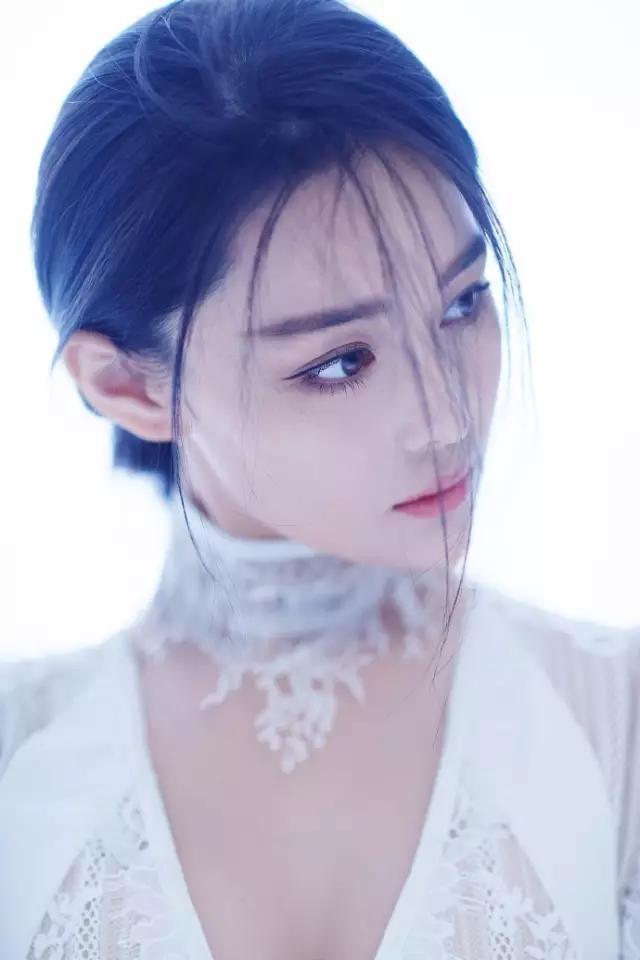 张馨予靠这组照片成功逆袭范冰冰，想不到她还有这样的一面！