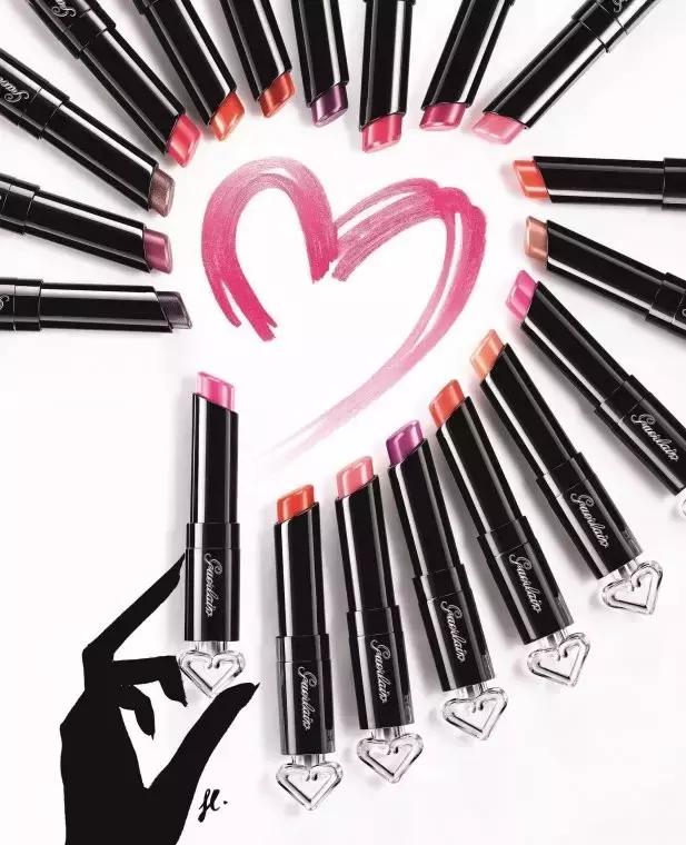 吴昕晒满满一箱的大牌口红,却被何穗一张图秒杀!