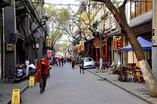 巷尾老爷爷卖的文房四宝，味道弥漫过旧旧的后院