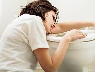 突然胃疼呕吐是什么原因,胃疼呕吐拉肚子怎么回事