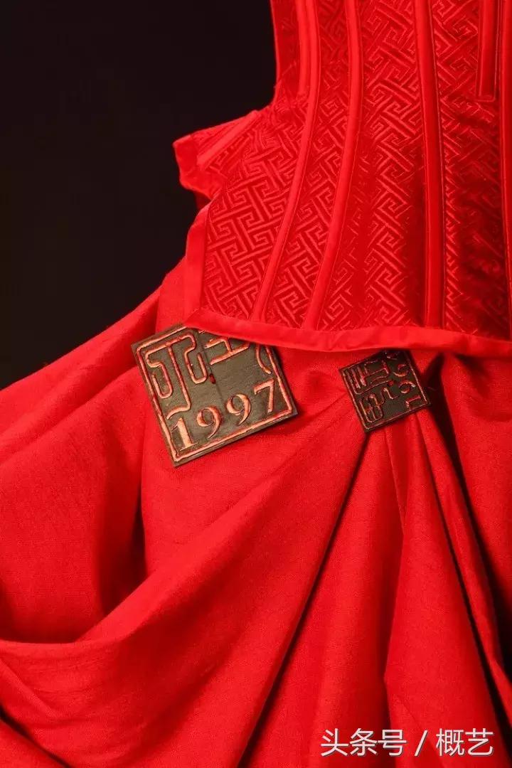 吕越服装设计,中国服装设计师·吕越