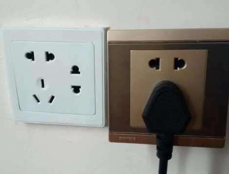 电器插座松动接触不良怎么处理,插座面板插头松动了不拆怎么解决