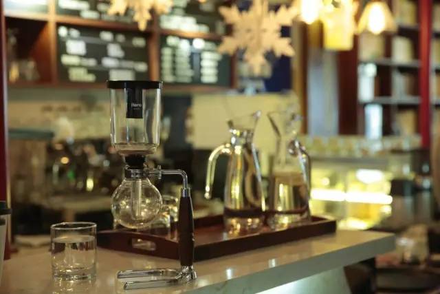 虹吸壶和摩卡壶哪个煮的咖啡好喝,咖啡虹吸壶的使用视频