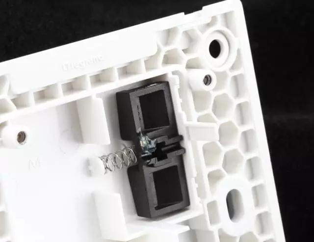 abb西门子施耐德断路器对比,abb西门子施耐德