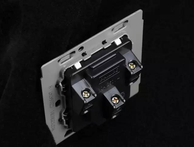 abb西门子施耐德断路器对比,abb西门子施耐德