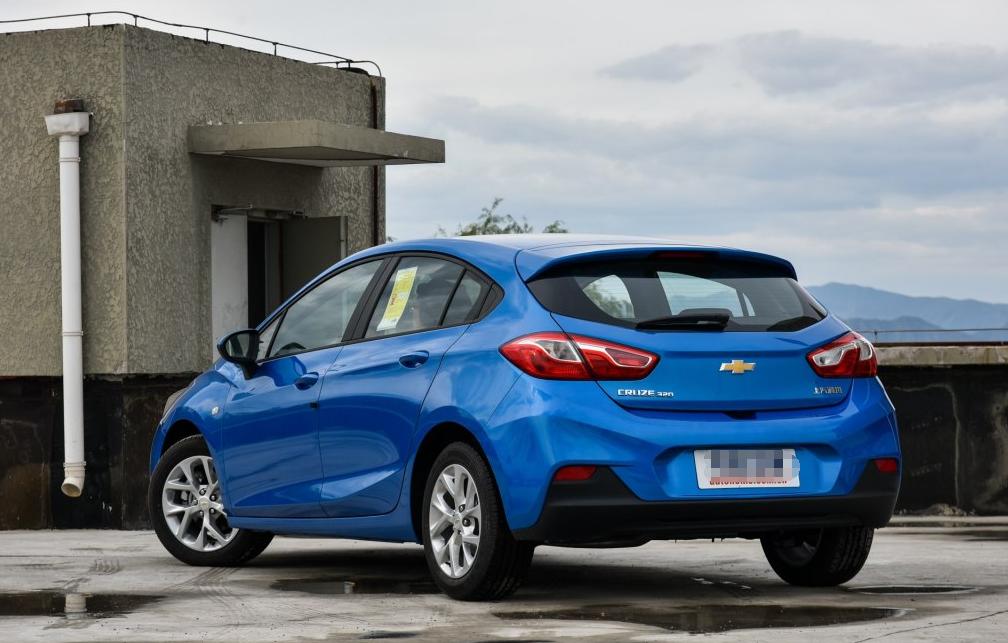 雪佛兰科鲁兹2018款图片及报价,雪佛兰科鲁兹2020款顶配多少钱