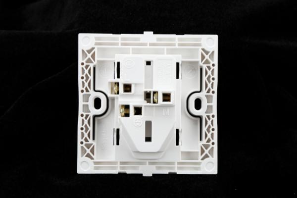 abb西门子施耐德断路器对比,abb西门子施耐德