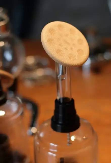 虹吸壶和摩卡壶哪个煮的咖啡好喝,咖啡虹吸壶的使用视频