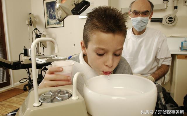 换牙前蛀牙有龋洞需要治疗吗,蛀牙形成需要多久