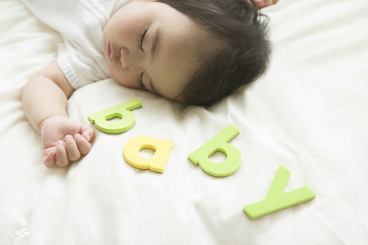 为什么孩子睡觉爱出汗和咳嗽,为啥孩子睡觉那么爱出汗