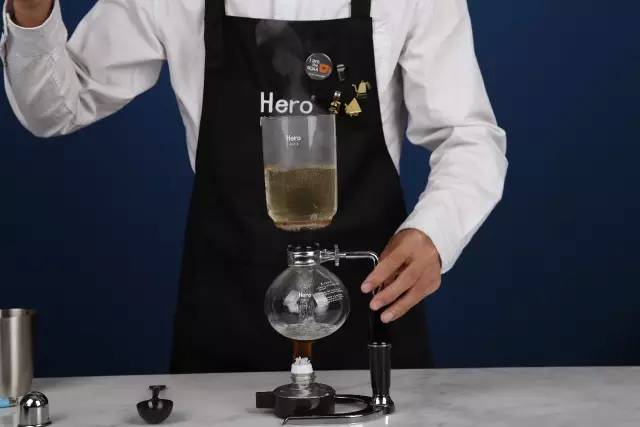 虹吸壶和摩卡壶哪个煮的咖啡好喝,咖啡虹吸壶的使用视频