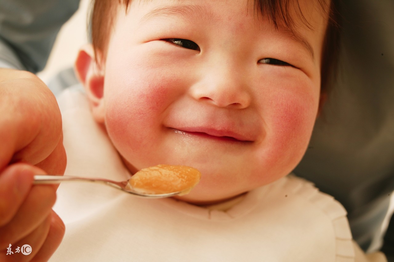 如何给宝宝添加辅食书籍,如何给宝宝添加辅食第一次加米粉