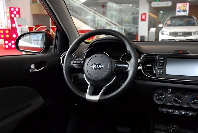 最便宜家用代步车起亚焕驰,6万自动挡性价比最高起亚焕驰