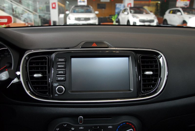 最便宜家用代步车起亚焕驰,6万自动挡性价比最高起亚焕驰