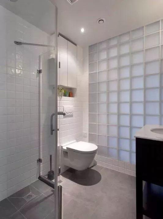 壁挂式马桶不怕翻掉吗,壁挂式马桶不用沉池吗