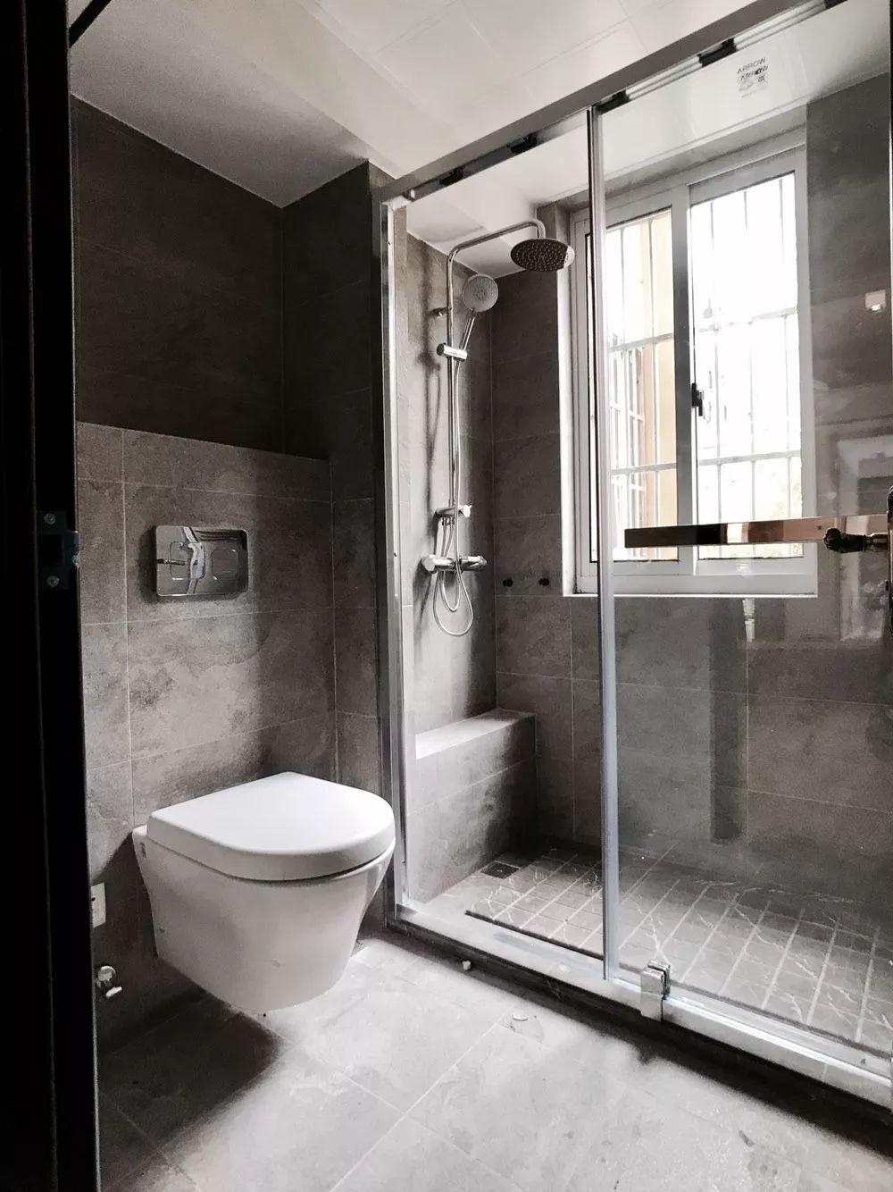 壁挂式马桶不怕翻掉吗,壁挂式马桶不用沉池吗