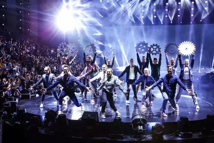 范冰冰双生花大秀,范冰冰李宇春同台视频