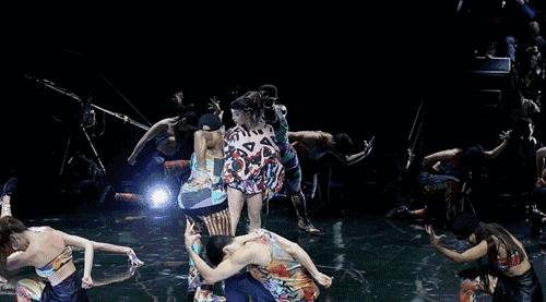 范冰冰双生花大秀,范冰冰李宇春同台视频