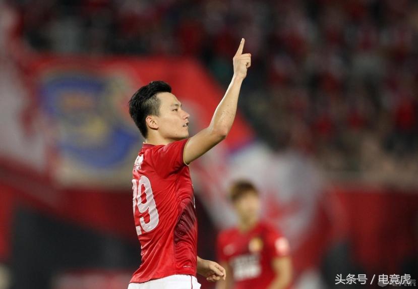 足球球星为中国加油,足球巨星为武汉加油