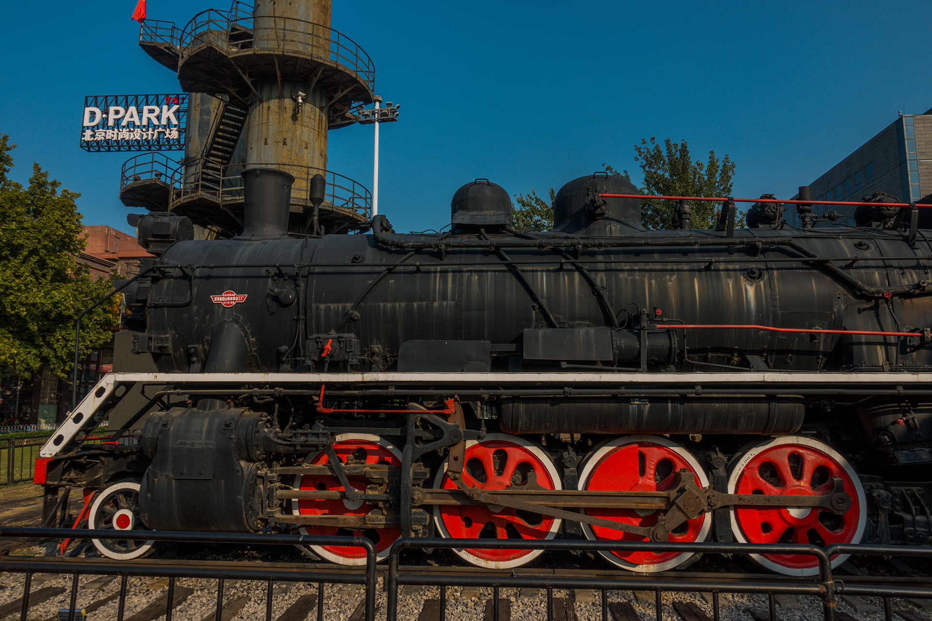 索尼黑卡rx100m4代与微单m6,索尼黑卡rx100和rx100m5