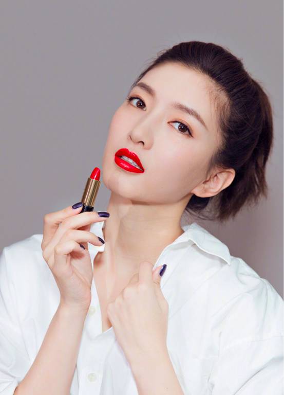 羡慕吴昕一下子就收到了100多支MAC*弹子**头