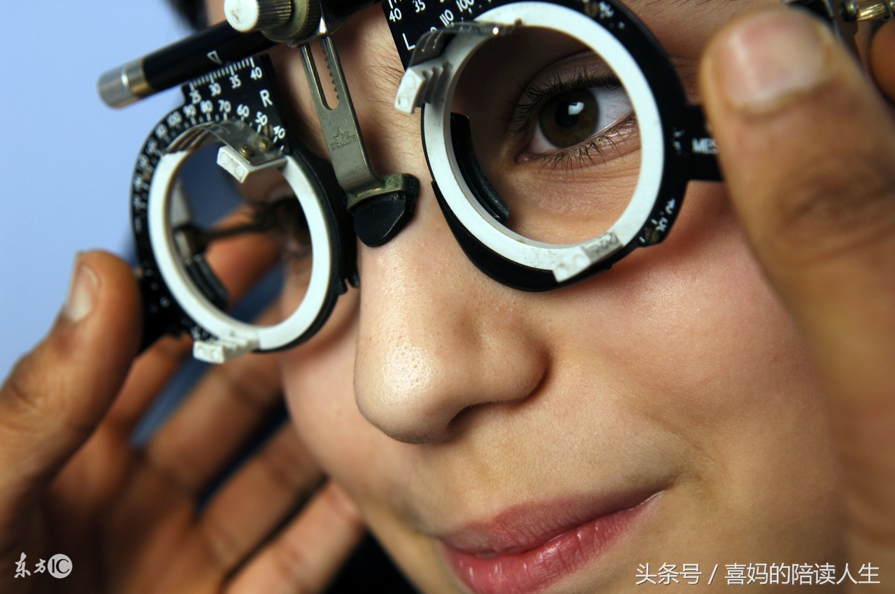 对不起，孩子，一年级就戴上了近视镜，妈妈没有保护好你