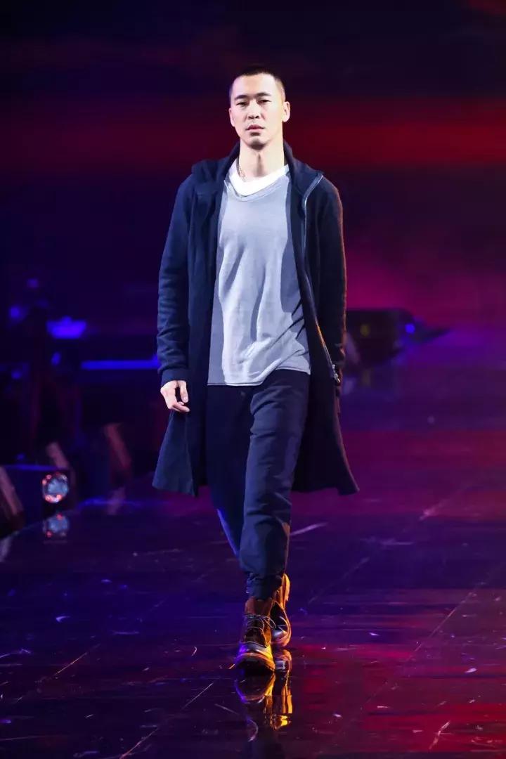 范冰冰双生花大秀,范冰冰李宇春同台视频