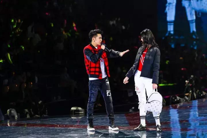 范冰冰双生花大秀,范冰冰李宇春同台视频