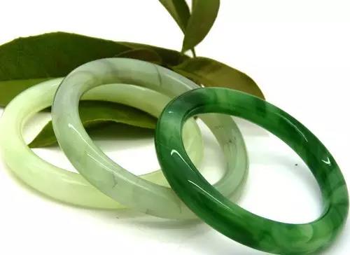 几百块钱的玉石也不全是假的,除了最后两种