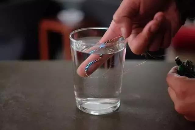 日本萌妹买了一款中国制造的LED假睫毛,竟引发代购热潮!