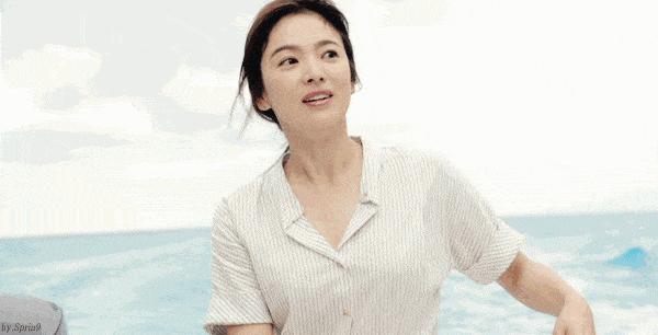 冬天穿很多衣服怎么才能变瘦,宋慧乔一身白裙