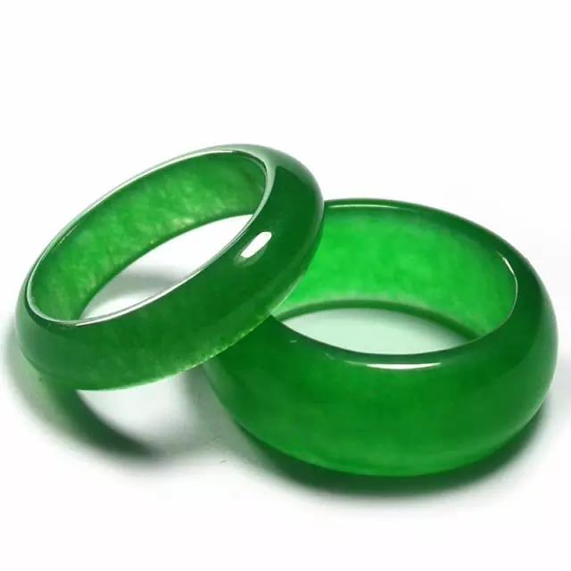 几百块钱的玉石也不全是假的,除了最后两种