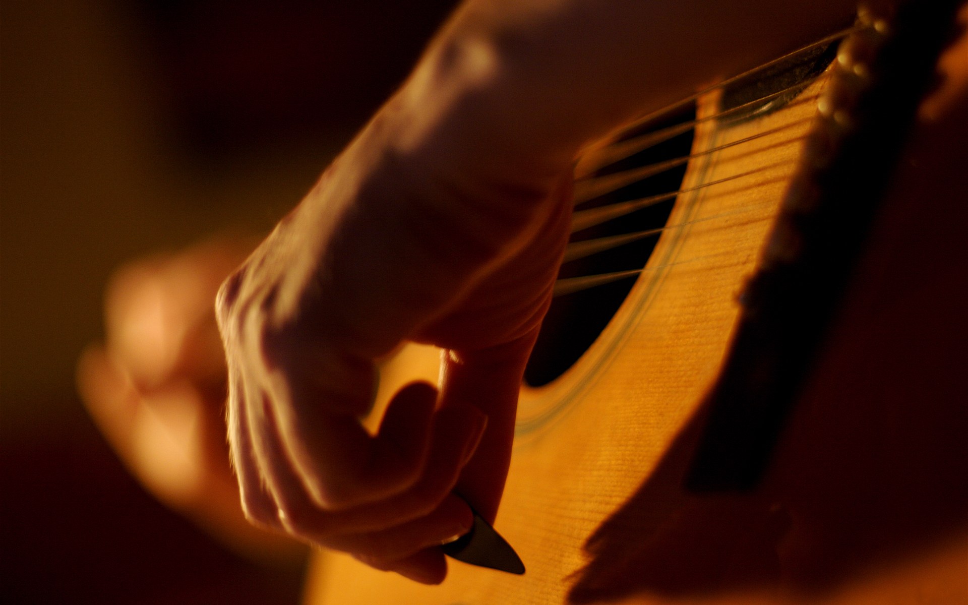 吉他琴弦也有大学问：关于吉他琴弦的选择