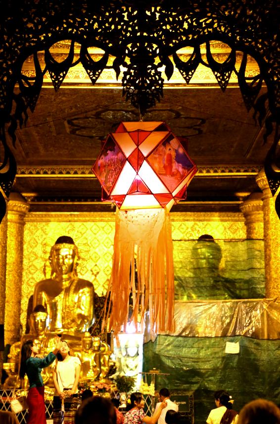 缅甸的大金塔简介,缅甸仰光大金塔人