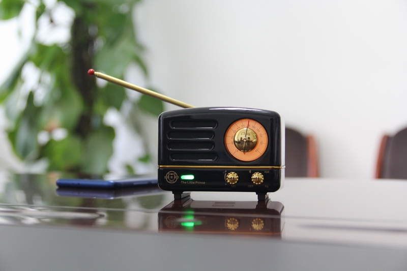 猫王小王子收音机哪一款音质好,猫王小王子胡桃木收音机测评