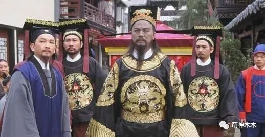 父亲是一代功夫大侠，他在学校却被欺负，如今出道16年终获肯定