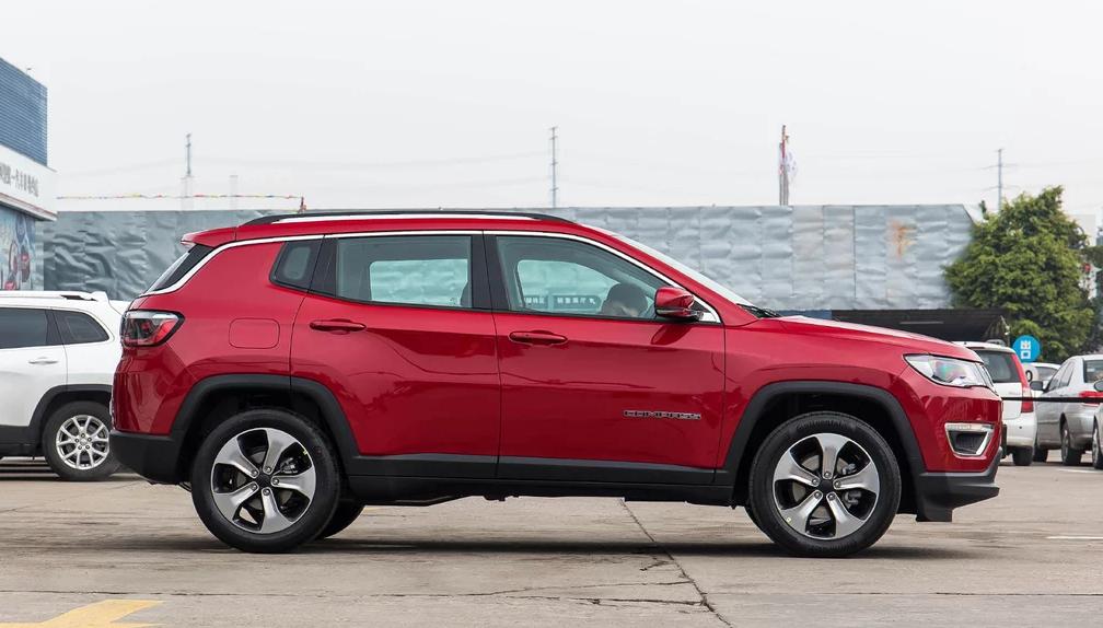 人生的第一辆车感悟,人生第一台吉普车