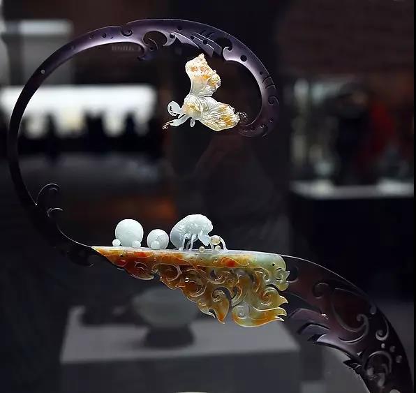 几百块钱的玉石也不全是假的,除了最后两种