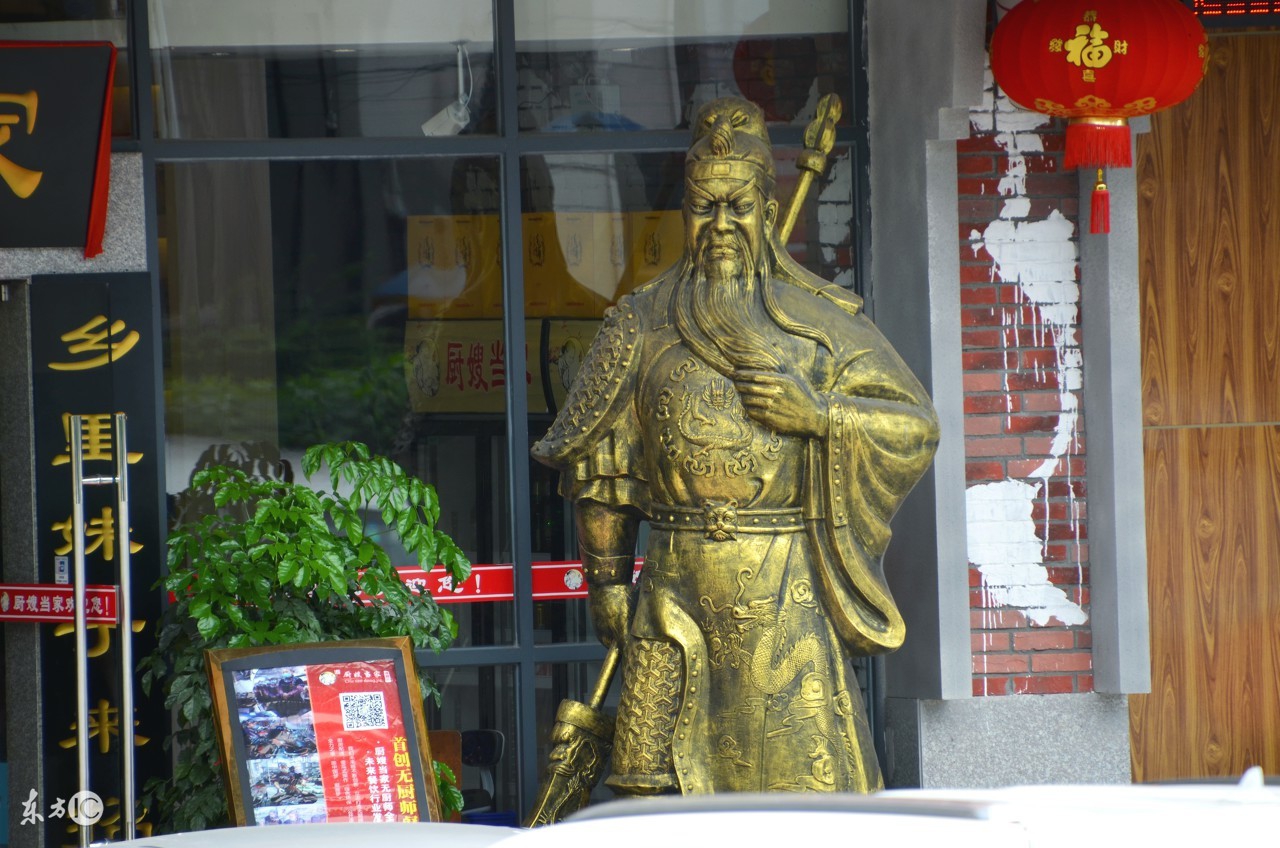 貔貅金蟾摆件怎么摆放,黄财神貔貅金蟾能摆放在一起吗