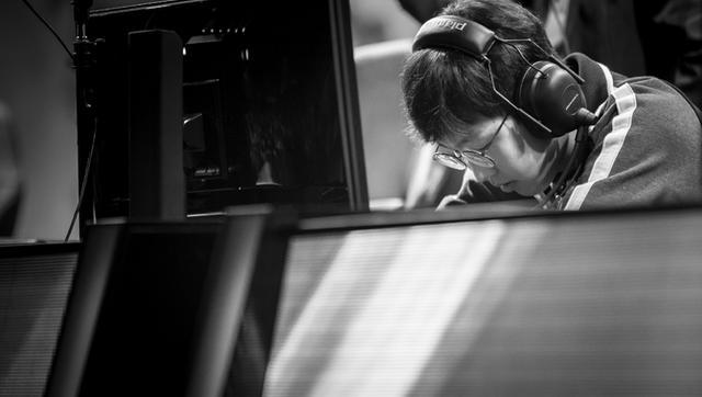 edg成首个大满贯,edg队史第12次进lpl前三名